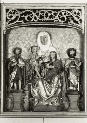 Mittelschrein mit Anna selbdritt zwischen Johannes dem Täufer und Bartholomäus (?)
