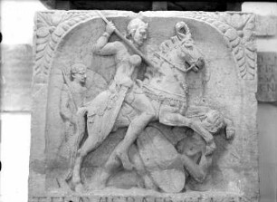Köln, Gereonstraße 17-23, Grabstein des Titus Flavius Bassus
