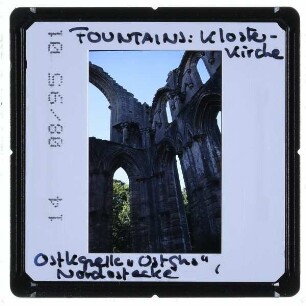 North Yorkshire, Fountains Abbey : Ostkapelle, "Ostquerhaus", Nordostecke