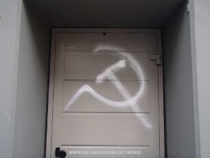 {HAMMER UND SICHEL}