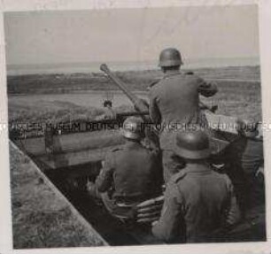 Wehrmachtssoldaten, Flakschutz für eine Marine-Artillerie-Batterie