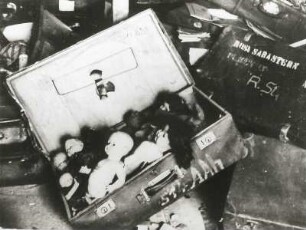 Spielzeug von Kindern, die in faschistischen Konzentrationslagern ermordet wurden