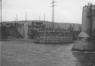 Kriegszerstörte Neckarbrücke Obertürkheim