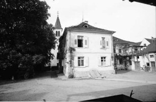 Sulzburg: Schloss, Hofansicht und Kirchturm