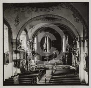 Saal und Chor der kath. Kirche Würben