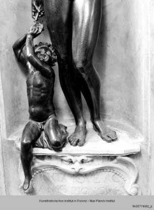 Danae mit dem Perseusknaben - Perseus, Det. d. Sockels: Danae mit Perseusknaben
