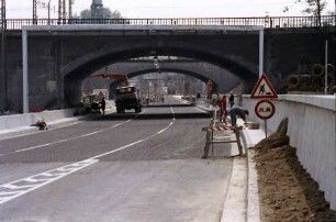 Freiburg: Eisenbahnbrücke über Zubringer Mitte Richtung Stadt