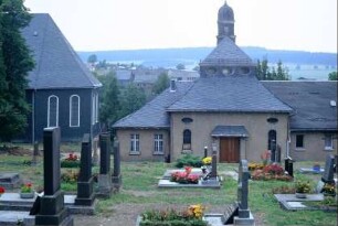 Friedhof und Leichenhalle
