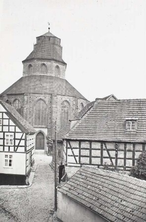 Wolgast, Kirche St. Petri : Wolgast. Blick zur Kirche St. Petri. Ansicht mit Hauptportal