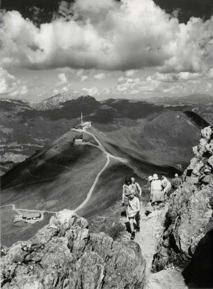 Auf der Kanzelwand mit Blick zur Bergstation