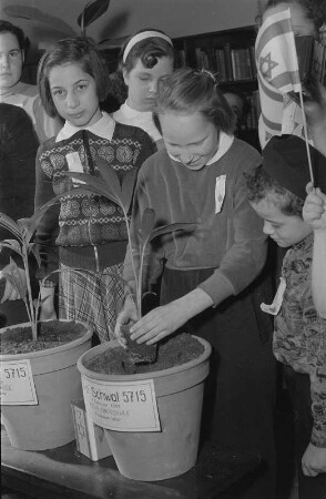 Jüdisches Kinderfest in der Religionsschule Joachimstalerstraße organisiert durch den Jüdischen Nationalfonds