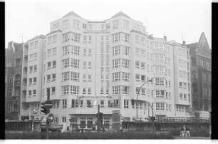 Kleinbildnegative: Baustelle, Haupt- Ecke Eisenacher Straße, 1984