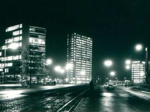 Ernst Reuter Platz. Sicht von Hardenbergstraße bei Nacht