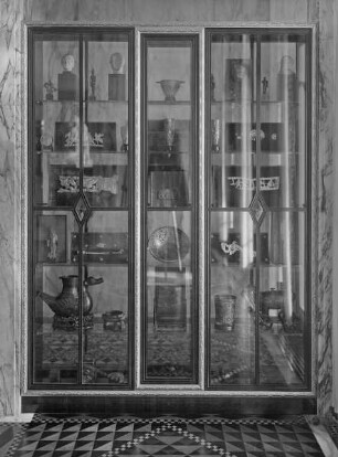 Vitrine in der oberen Halle