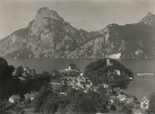 Österreichische Alpen. Salzkammergut. Traunkirchen mit Traunsee. Blick vom Malerwinkel