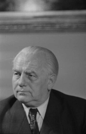 Reportage: Präsident Wilhelm Pieck im Schloss Niederschönhausen : Porträt von Wilhelm Pieck