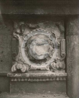 Rollwerkkartusche mit Löwenrelief am Altstädtischen Rathaus Danzig