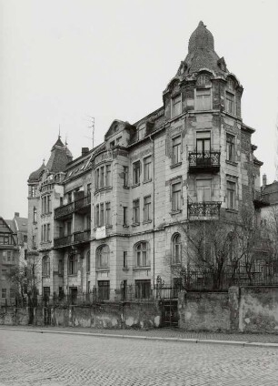 Wohnhäuser : Plauen-Dobenau, Karlstraße 64 / Ecke Ziegelstraße und 62. Wohnhäuser. Straßenansicht mit Einfriedung