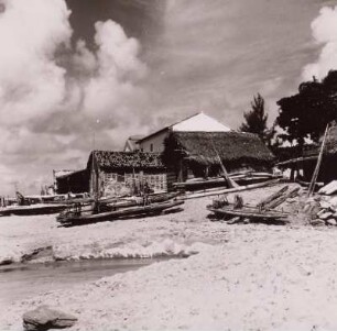 Recife, Fischersiedlung am Stadtrand. Am Strand Jangadas, hochseetüchtige Segelflöße, um 1960