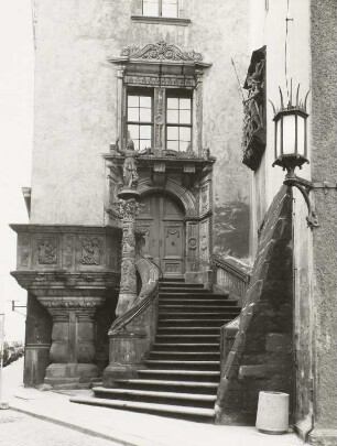 Rathaustreppe mit Kanzel und Säule der Justitzia
