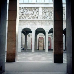 Universität & Palazzo Bo — Cortile Antico