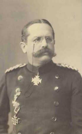 Reinhard von Fischer, Oberst und Kommandeur des Regiments von 1891-1895, Brustbild