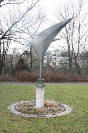 Taube, Denkmal für die erste deutsche Fliegerin, Melli Beese