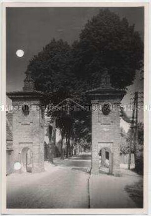 Ludwigslust, Hamburger Tor