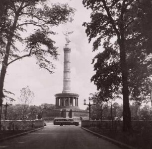 Berlin-Tiergarten. Großer Stern mit Siegessäule