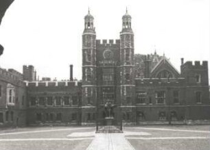 Berkshire. Eton College (1440 gegründet)