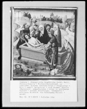 Kleiner Passions-Altar — Altar in geöffnetem Zustand — rechter Altarflügel, Innenseite — Mittleres Bildfeld: Die Grablegung Christi