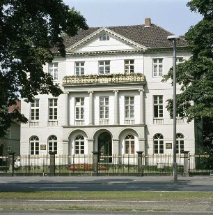 Hannover. Laveshaus. Blick auf die Schaufront des Palais