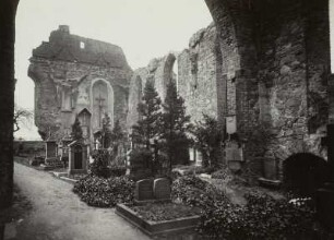 Bautzen. Ruine der Nikolaikirche, Inneres mit Friedhof