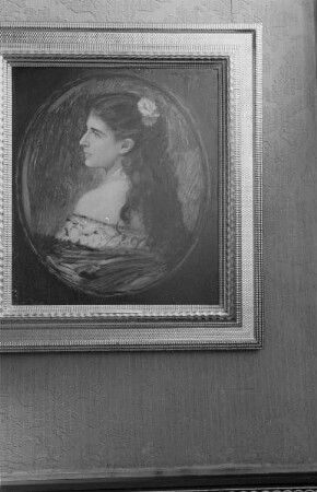 Eröffnung der Dauerausstellung in der Alten Nationalgalerie : Gemälde "Bildnis Frau Marianne Perl" von Franz von Stuck