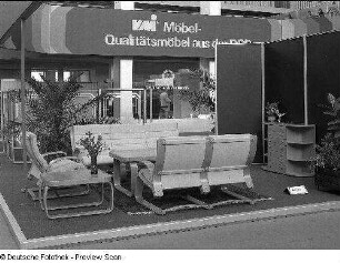 Sitzgruppe Swing : Leipzig. Leipziger Herbstmesse, 1983. Raumaufnahme. Ausstellungskoje Möbel- Qualitätsmöbel aus der DDR