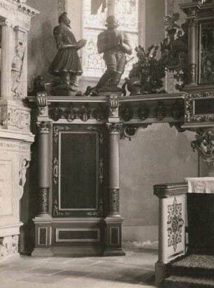 Epitaphaltar für Otto Pflugk : Detail: linker Teil 1605, Otto Heinrich Pflugk und Otto Pflugk und Plugksches Wappen
