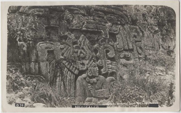 Detail of an outer wall of the temple decorated in relief: "Monumento Descubierto" (after Ignacio Marquina: Arqitectura Prehispánica).