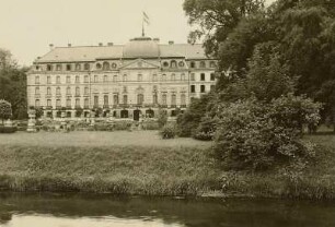 Donaueschingen. Schloss (1723, 1893, F.J. Salzmann). Ansicht über die Donau