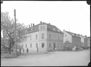 Nossen. Äußere Waldheimer Straße mit Gasthaus Zum Deutschen Krug