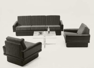 Couchtisch : Sitzgruppe (1973; Möbelkombinat Nord (MKN)). Ansicht mit Couchtisch