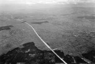 Trassierung mit Blick nach Norden Im Hintergrund: AS Achern, Links: Der Ort Wagshurst