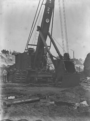 Der kranke eiserne Bergmann : Tagebau. Bagger