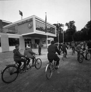 Freiherr von Drais Gedächtnis-Fahrt durch den Hardtwald.