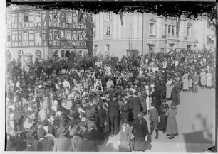 Erntedankfest in Sigmaringen 1933; Festumzug vor dem Hotel Bären und dem Hoftheater/Lichtspiele