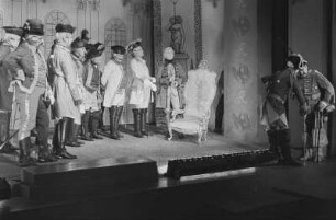 Szenenbilder aus "Der Müller von Sanssouci" von Peter Hacks in der Regie von Wolfgang Langhoff. Kammerspiele (Deutsches Theater) Berlin, Uraufführung 05.03.1958 : Mit Herwart Grosse als Friedrich II., Paul R. Henker als Müller, Ernst Kahler, Josef von Santen als Prinz Heinrich, Hans Stetter als de Catt, Werner Pledath als Bäcker Wewerka, Werner Segtrop, Ulrich Thein als Knecht Nickel, Karla Runkehl als Magd, A. P. Hoffmann als Landrat Tornow, Harry Berber als Trescho u. a.