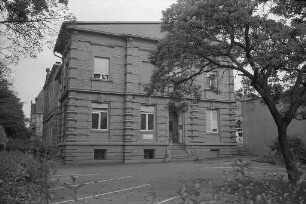 Anmietung des ehemaligen Verwaltungsgebäudes der Brauerei Fels in der Kriegsstraße 115 Ecke Steinhäuserstraße durch die Wohnungsbaugenossenschaft Karlsruher Studenten