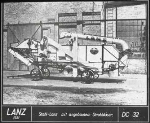 Dreschmaschine Stahl-Lanz mit angebautem Strohbläser