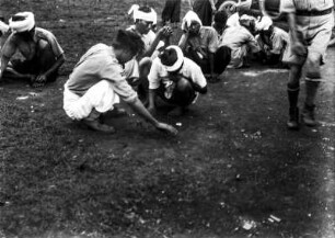 Kachin Soldaten (Deutsche Indien-Expedition 1926/1929 - 3. Myanmar)