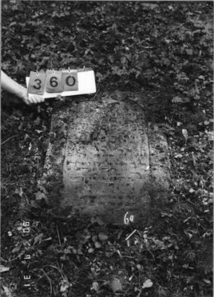 Grabstein 360 (Index: 99790764) Maße HxBxT: 89x54xo.A. cm: Grabstein 360