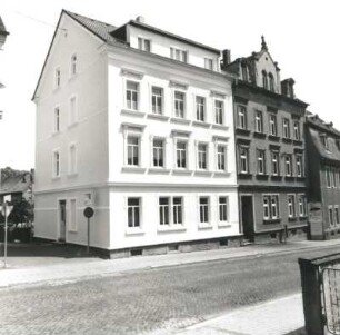 Colditz, Bahnhofstraße 14. Wohnhaus mit Gartenlaube (um 1890). Wohnhaus. Straßenansicht